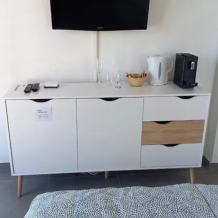 Aloha Bed & Breakfast 3*
